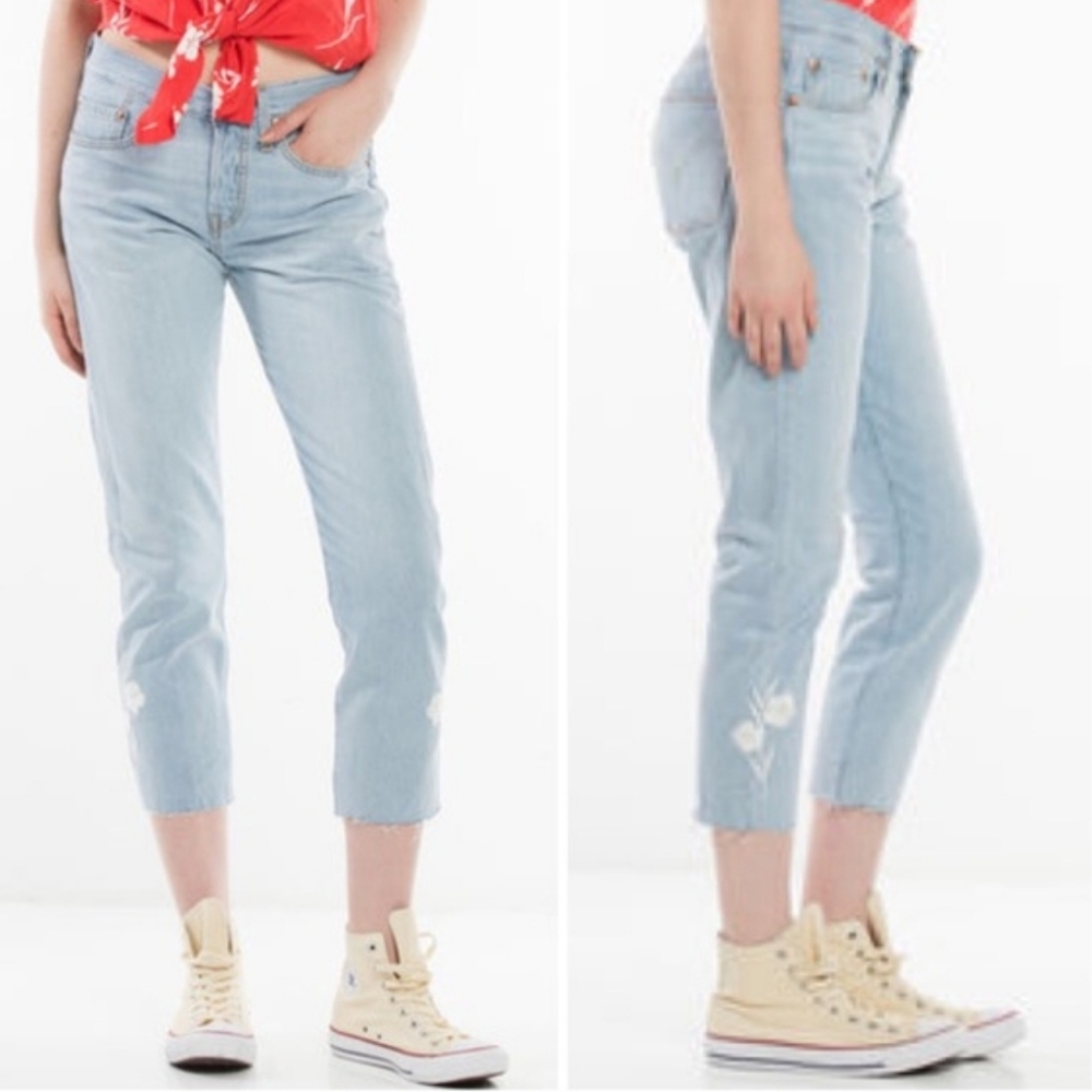 Levi’s Jeans Size 27 501 Tapered Jeans Floral Embroidery Light Wash